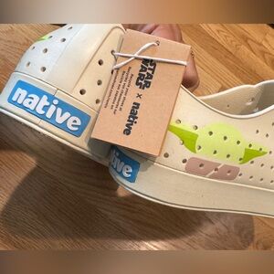 Men’s Native x Star Wars shows (size 11)